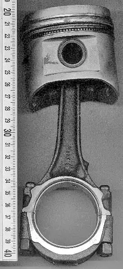 Connecting rod with piston