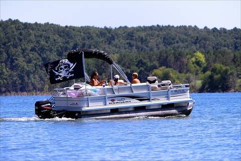 Diffrent Types Of Boat - The Pontoon's Or Pontoon Boats